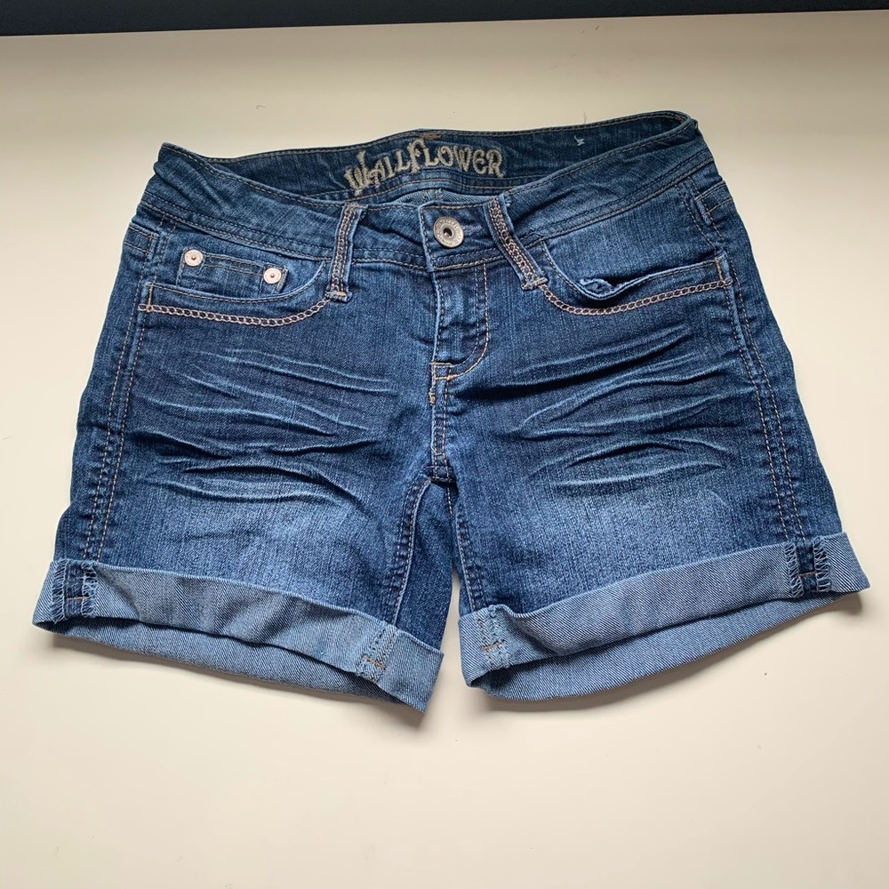 Wallflower Premium Dark Denim Shorts size 1